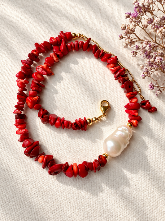 Coral Bloom – Red coral necklace with baroque pearl &amp; gold-plated details – handmade
