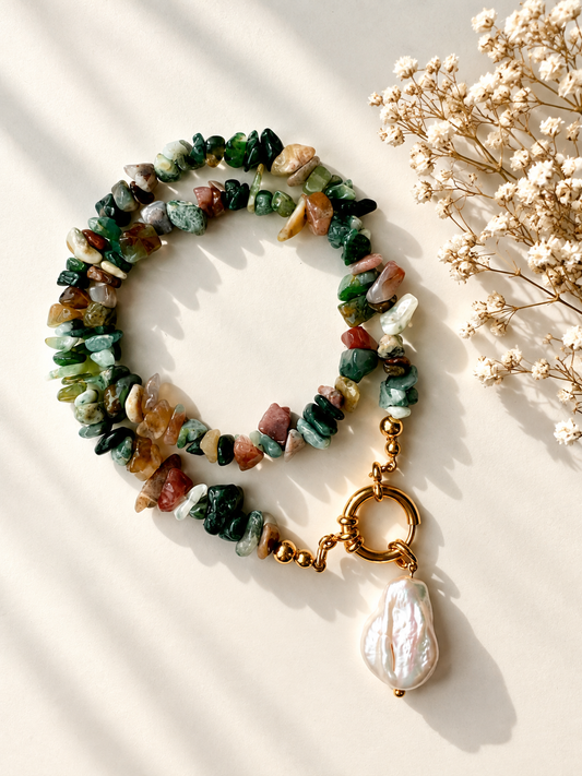 Indian Forest – Indian Agate Necklace with Baroque Pearl – handmade