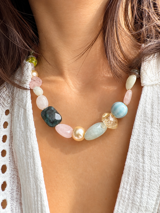 Pastel Drift – Keramik- und Edelstein-Perlenkette mit Citrin und Morganit