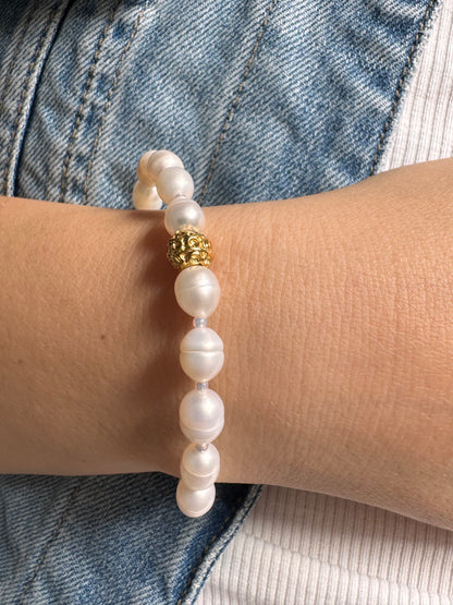 Perlenarmband mit Süßwasserperlen & goldener Akzentperle