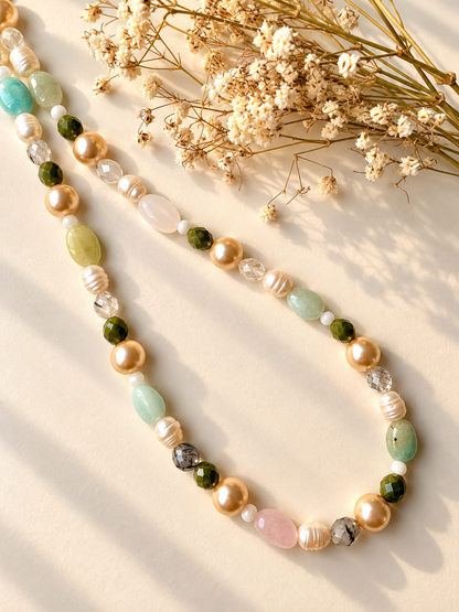 Gem & Pearl Harmony – Halskette mit Süßwasserperlen und Edelsteinen – Ansicht 3