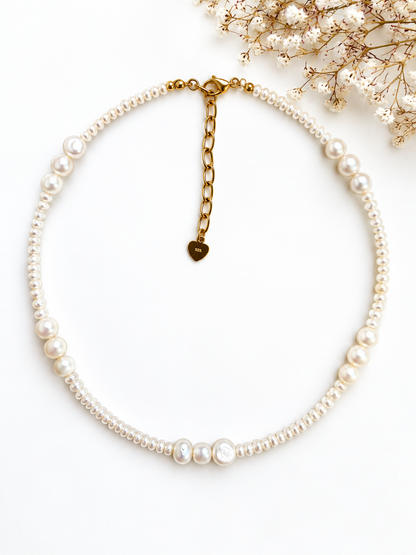 Pearl Essence – Süßwasserperlen Kette mit goldener Gliederkette – Ansicht 4