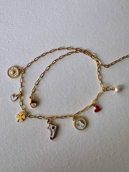Lucky Charm Necklace – 18k vergoldete Halskette mit Symbolanhängern