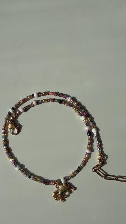 Happy Pearls No. 4 – Halskette mit bunten Glasperlen & Elefanten Anhänger – Edelstahl 18k vergoldet