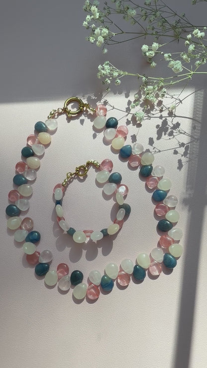 Berry Moon Armband mit Rosenquarz, Kirschquarz & blauem Aventurin – handgefertigt